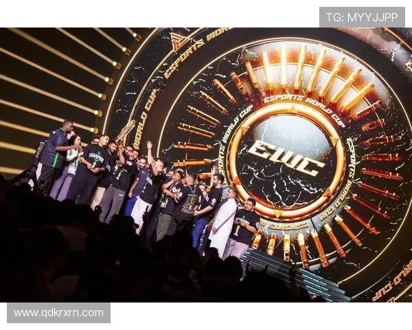 《全球电竞行业迎来新变革 2025年热门赛事与新兴战队崭露头角》