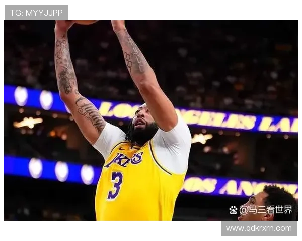 浓眉哥爆发独占头条 湖人客场力克勇士 迎来四连胜